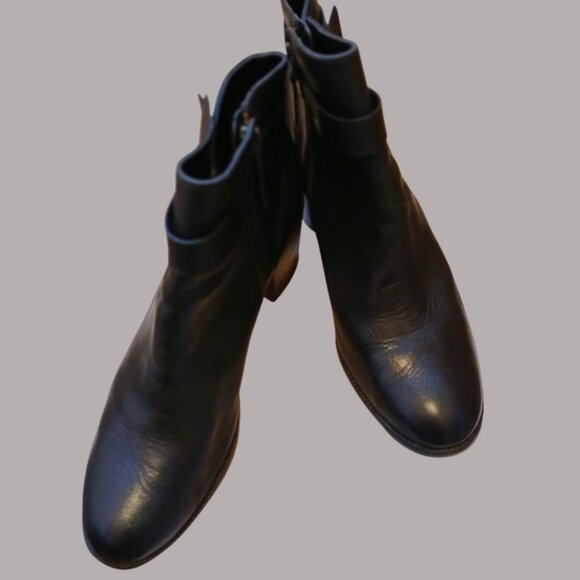 HALOGEN By Nordstrom Black Leather Zip Ankle Strap Boots EUC - Picture 6 of 14